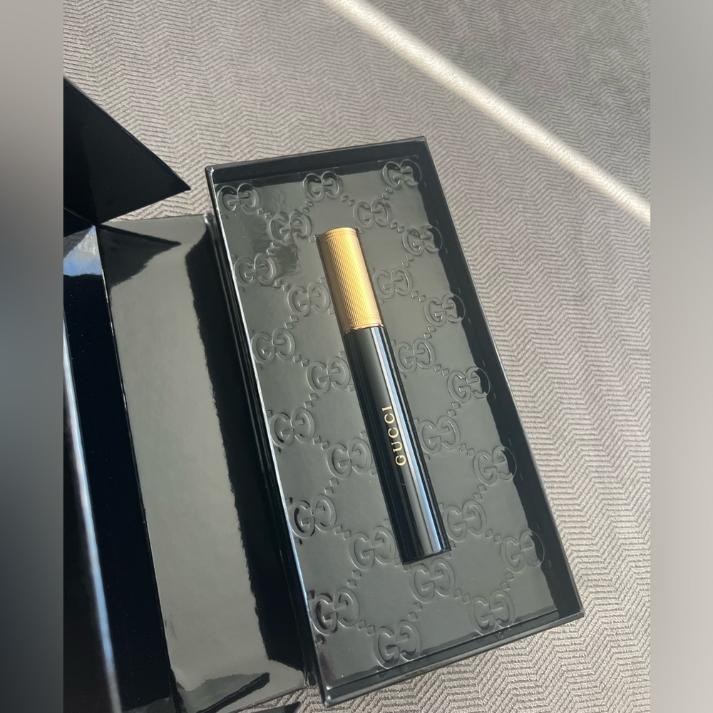 Gucci Le Magnétisme Volumizing Mascara - Picture 6 of 9